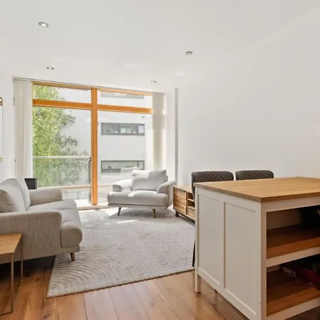 Modern Centre With Balcony In 1 * Dublino