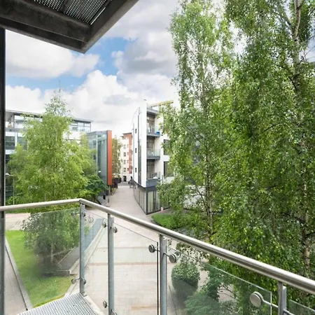 Modern Centre With Balcony In 1