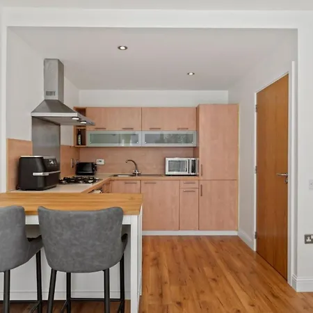 Apartment Modern Centre With Balcony In 1 Dublin